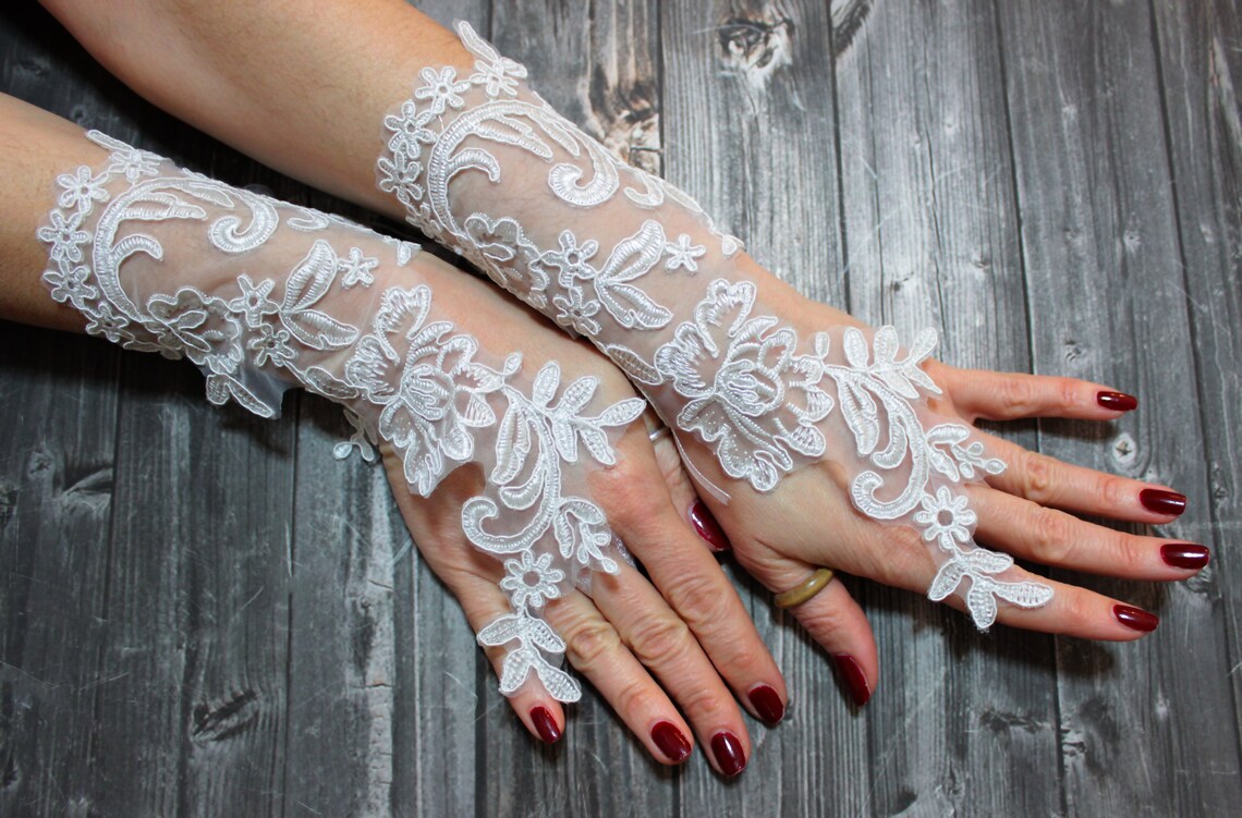 Bridal Lace Gloves, White Elegant Wedding Gloves, Fingerless French
