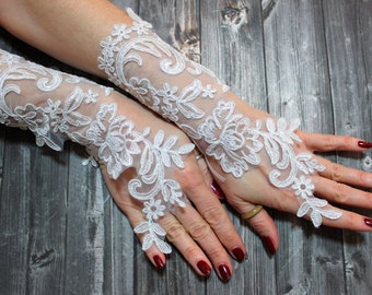 Bridal Lace Gloves, White Elegant Wedding Gloves, Fingerless French Lace Gloves, Romantic Fingerloop lace, Wedding Bridal Accessories Gifts