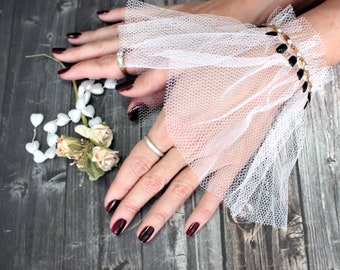 White bridal cuff, Tulle wedding cuff, Wedding Accessories, Victorian lace cuff bracelet, bridal wristlet glovelet, dance costume accessory