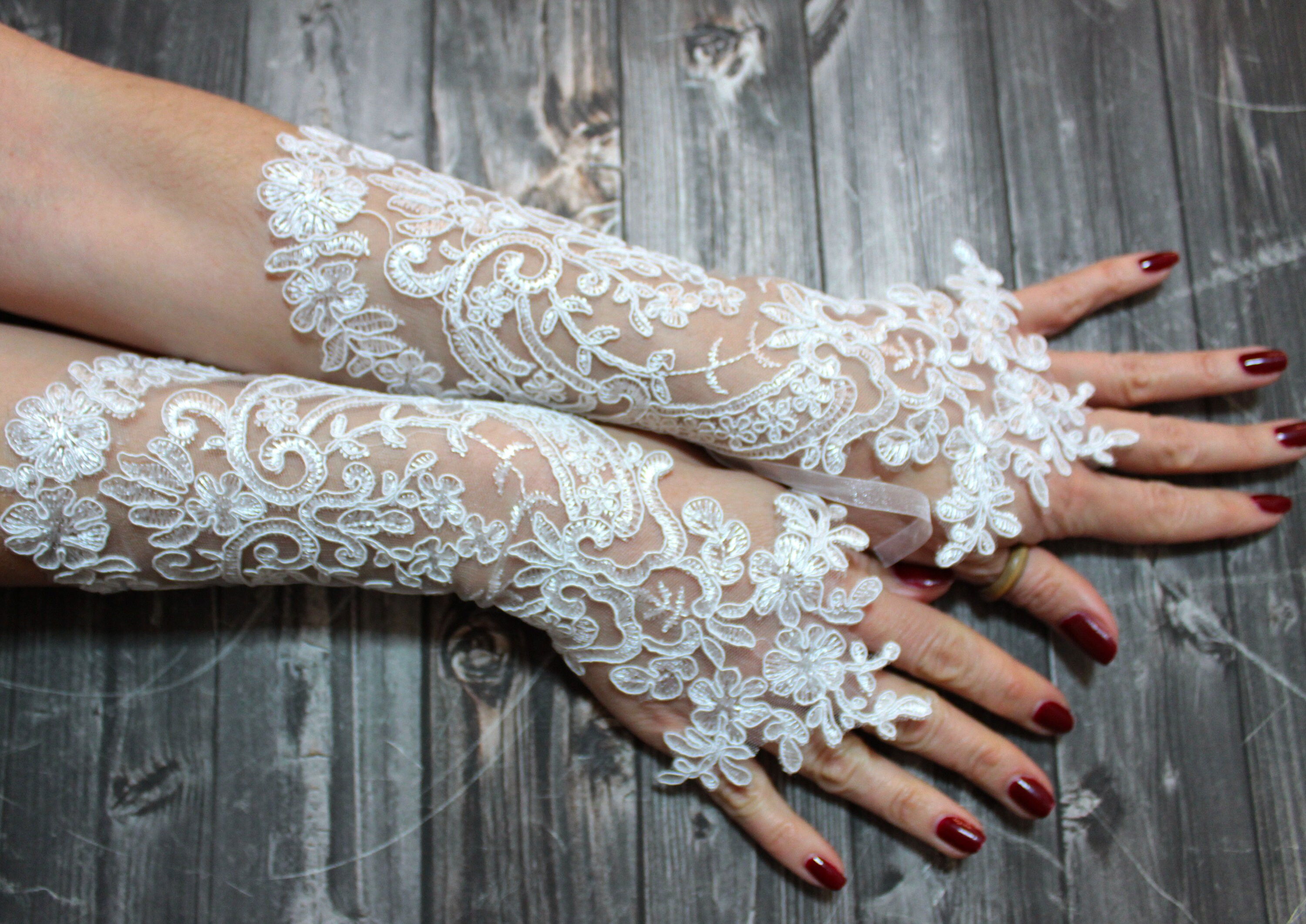 White lace gloves on sale in bulk