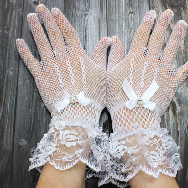 Embroidered fish net white wedding gloves, fish net gloves, bridal mittens, Audrey Hepburn style gloves, vintage bride, victorian grace