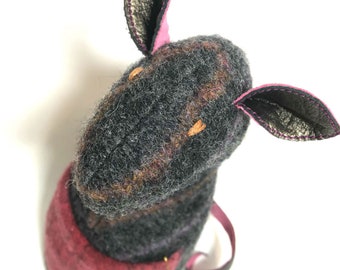 RECYCLED gefüllte Tier / "WOOLIES" handgemachte zurückgefordert Material Spielzeug / umfunktioniert gefilzt Wolle Plüsch Puppe w / Leder trim