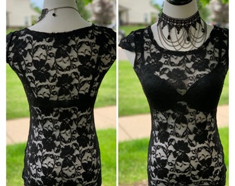 GOTHIC Roses Top-BEBE/Black Lace