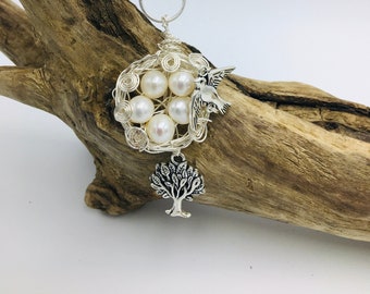 Bird Nest Pendant Necklace, Five Eggs Bird Nest, Gift for Mom or Wife.