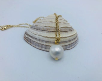 Gold Pearl Necklace, Big Pearl Pendant, Pearl Gift, Single Pearl, Simple Pearl, Wedding Necklace, Bridesmaid Necklace, Pearl Jewelry