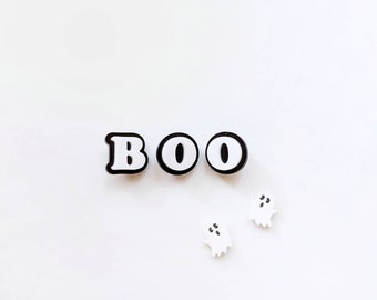 Halloween boo pin, word boo black and white, boo pin, cute Halloween, kawaii, spooky brooch, laser cut