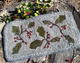 Winter Holly- Primitive Rug Hooking Pattern 8 x 15-1/2 Linen