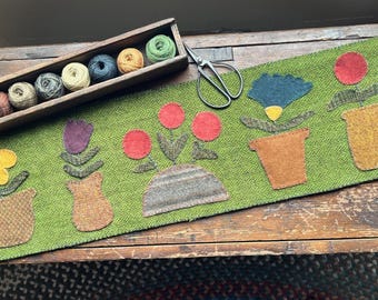 Potted Spring runner - Wool Applique Digital Pattern