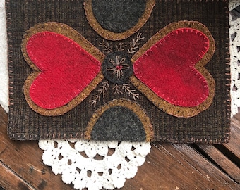 Sweetheart Mat Kit - Wool Applique  (5-3/4 x 9")