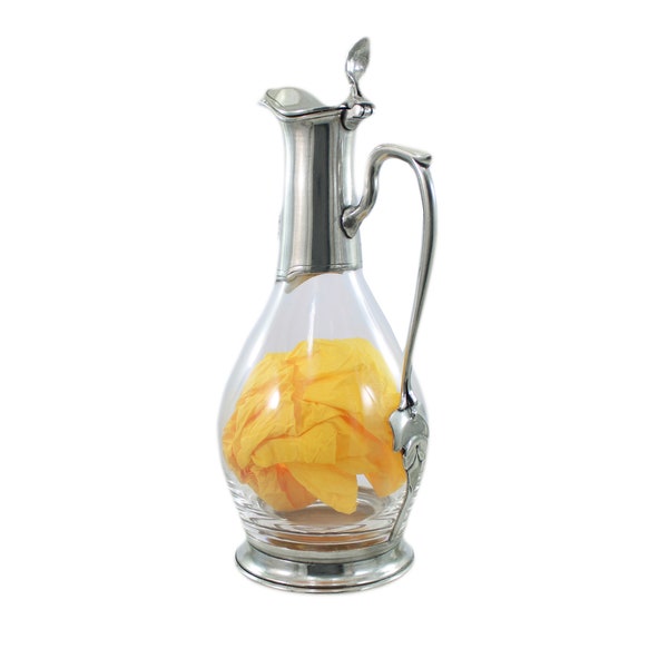 Bouteille design élégant pour votre table. Carafe à utiliser CAVAGNINI Fabriqué en Italie. Beau cadeau pour la fête des mères