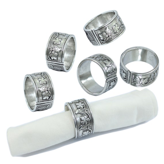 Round outlet napkin holder