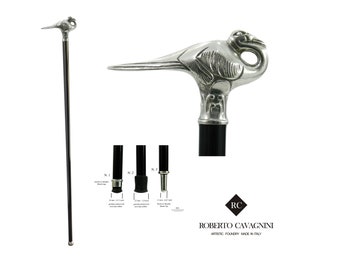 Een elegante ceremoniële wandelstok van Cavagnini met een Poirot-zwaan, gepersonaliseerd voor een oudere dame, van zwart hout, handgemaakt in Italië.