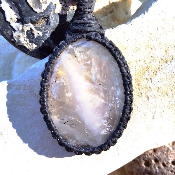 Tourmalated Quartz Macramé Necklace / Quartz Crystal / Healing Crystals and Stones / Tourmaline / Gifts for Her / Most Popular / Fall Trends