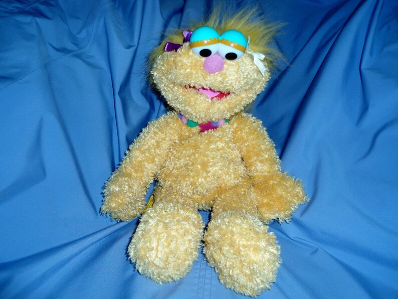 Vintage Colorful Sesame Street Zoe 18 inches Yellow Soft T Plush Toddler Backpack in Excellent Condition Like New