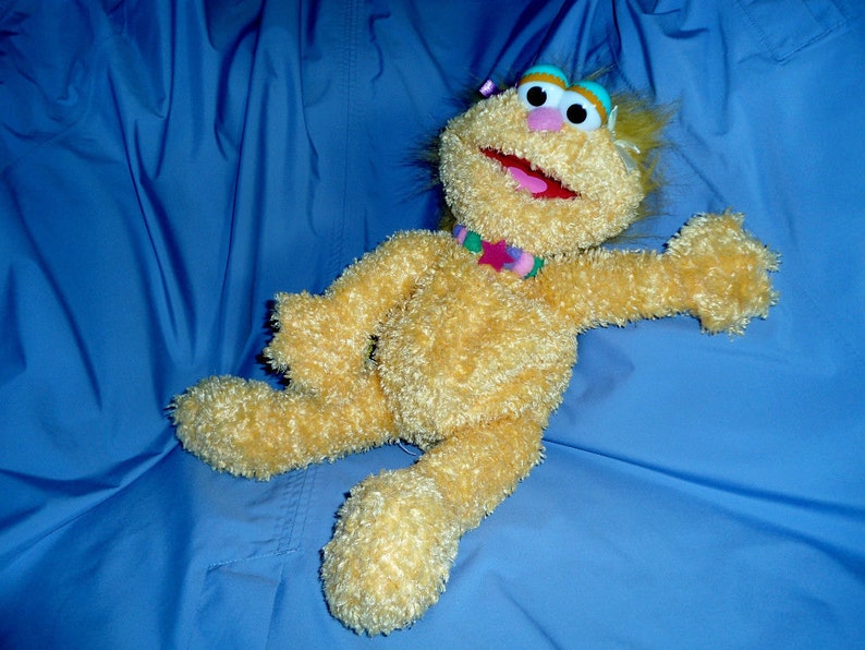 Vintage Colorful Sesame Street Zoe 18 inches Yellow Soft T Plush Toddler Backpack in Excellent Condition Like New