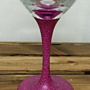 Glitter Stemmed Wine Glass, Pink Glitter Wine Glass, Pink Wine Glass, Custom Wine Glass, Bridal Party Gift, Wedding Gift, Wedding Favor