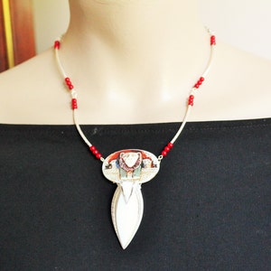 Vintage Egyptische lange ketting ketting, Egypte 1930, art-deco ketting, leeuwin Sekhmet, Horus, zilver en rood, GODIN SEKHMET 1930
