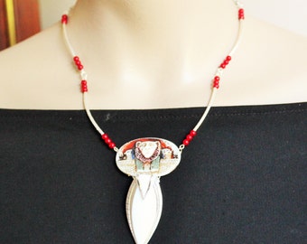 Collier sautoir égyptien vintage,  Egypte 1930, collier art-déco, lionne Sekhmet, Horus, argent et rouge, DÉESSE SEKHMET 1930