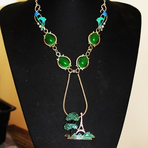 Collier sautoir parisien, Tour Eiffel, cabochons vert, argent, fleurs, arbres, Paris, TOUR EIFFEL image 3