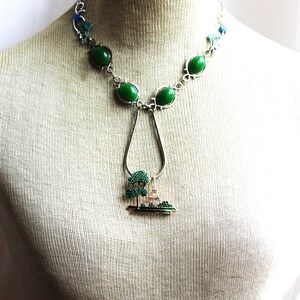 Collier sautoir parisien, Tour Eiffel, cabochons vert, argent, fleurs, arbres, Paris, TOUR EIFFEL image 4