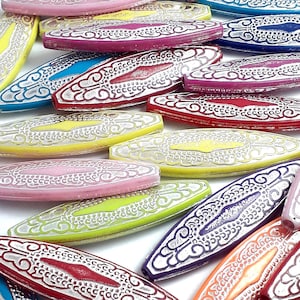 10pcs Oriental Style Flat Oval Acrylic Beads 41x11mm - B0121562