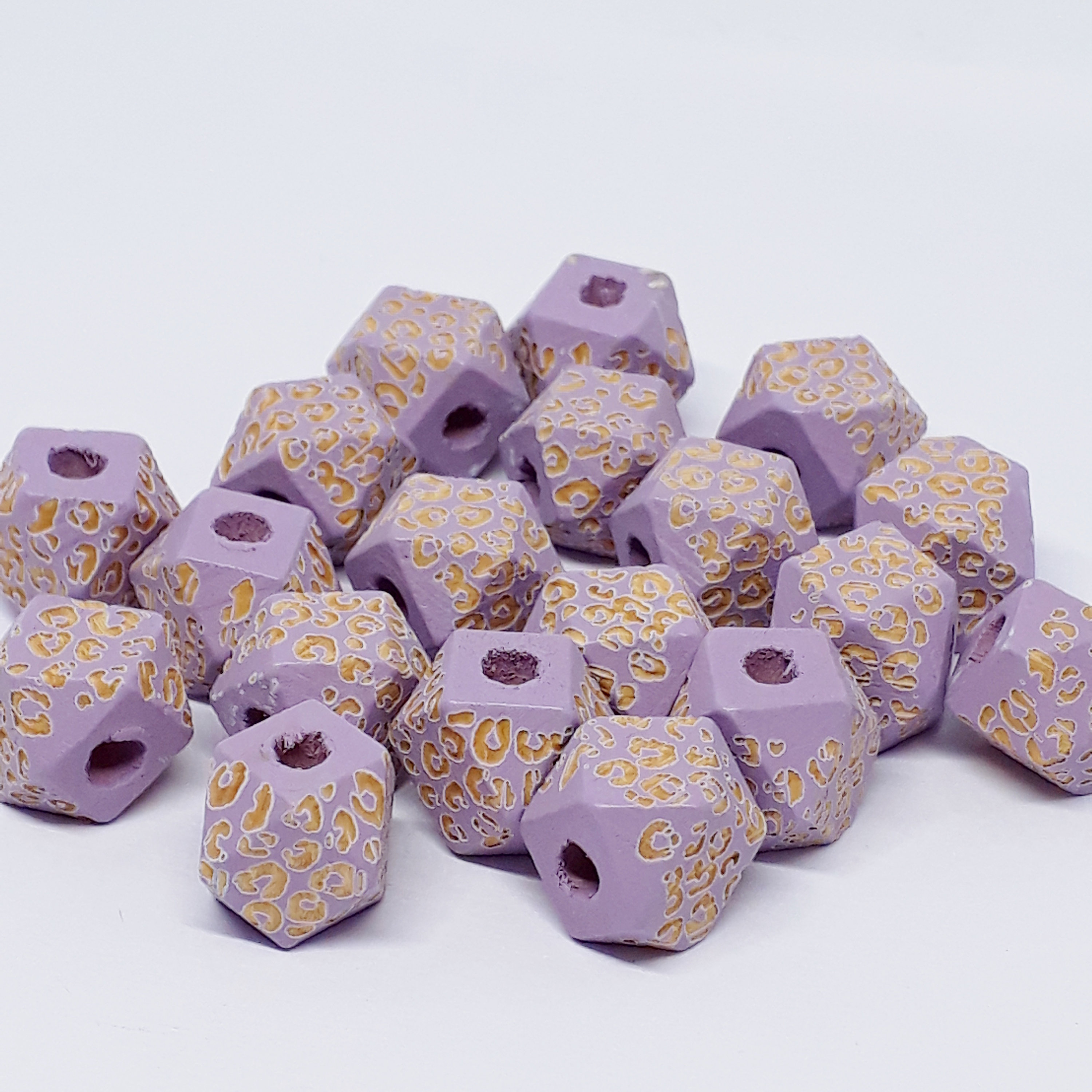 5pcs Purple Leopard Print Carved Wooden Polygon Beads