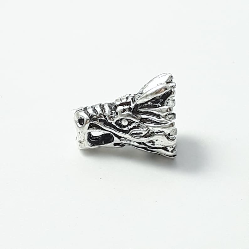 B0145636 2pcs Dragon Head Metal Beads Antique Silver 15x10mm