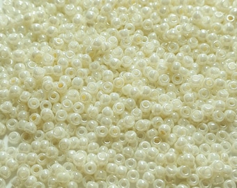 10g Opaque-Lustered Navajo White TOHO Seed Beads - 11/0-122