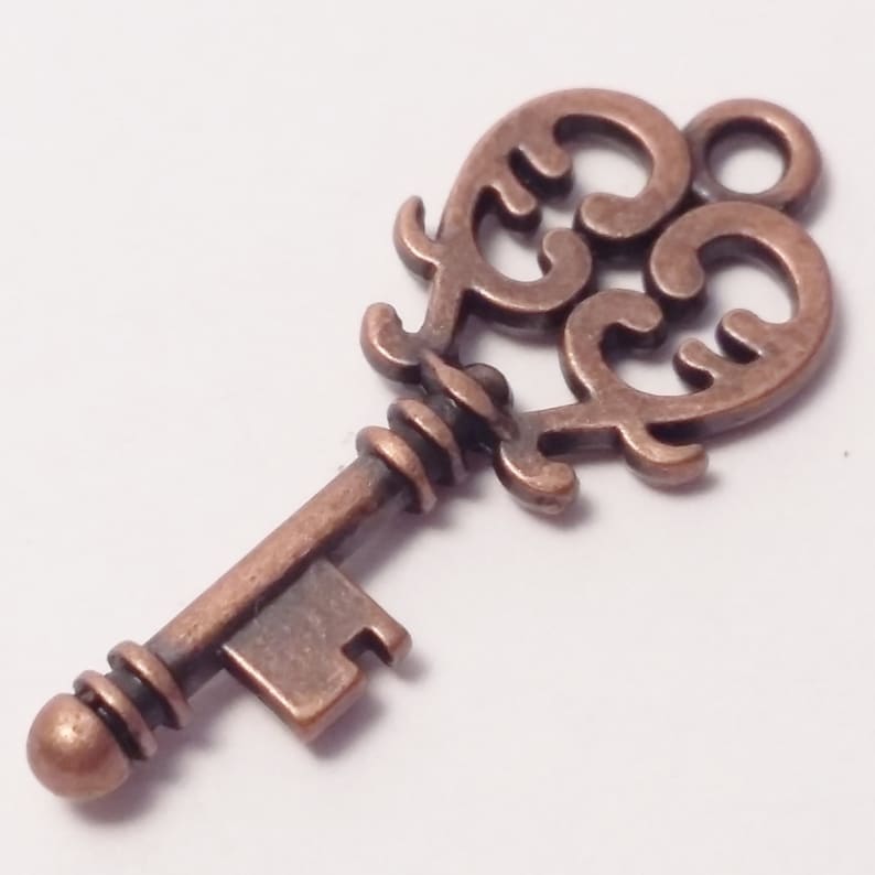 10pcs Key Charms Antique Copper Metal Vintage 26x11mm Jewellery Supplies B28015