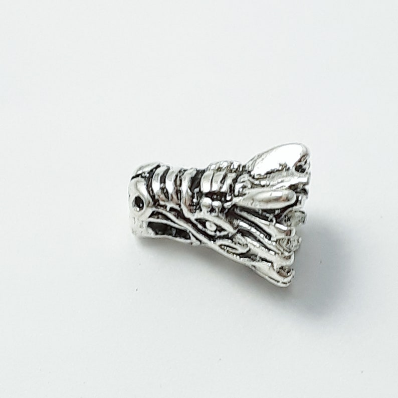 B0145636 2pcs Dragon Head Metal Beads Antique Silver 15x10mm