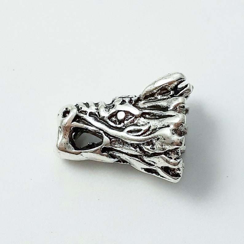 B0145636 2pcs Dragon Head Metal Beads Antique Silver 15x10mm