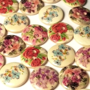 50pcs Assorted Wooden Flower Sewing Buttons, 15mm 2 Hole - B32588H