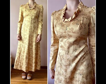 Vintage 70s Young Innocent Arpeja Tan Neutral Floral Ruffled Long Sleeve Dress