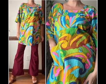 Vintage 60s Tunic Top - Psychedelic Design House Mini Dress - Open Back Pocket