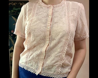 Vintage 80s Blouse - Pale Pink Femme Lace Top - Button down Shirt - Romantic