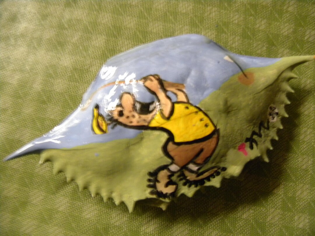 Cartoon Man Golfing Painted on a Maryland Crab Shell Ornament - Etsy UK