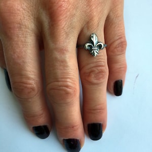 Fleur De Lis Ring, Silver Lily Ring,  Flower of the Lily, Fleur De Lis Jewelry, French Lily Ring, Charm Ring, Stacking Ring, French Ring