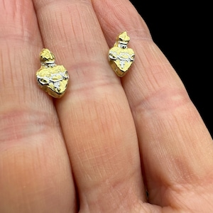 Sacred Heart Earrings/ Sacred Heart/ Heart Sacred/ Gold Heart Earrings/ Milagros Earrings/ Heart Earrings/ Flaming Heart Earrings