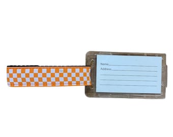 Etiqueta de equipaje con diseño de tablero de ajedrez de la Universidad de Tennessee