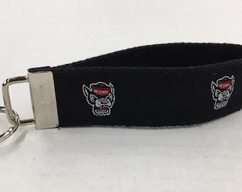 Porte-clés Web sous licence avec bracelet de l'Université de Caroline du Nord