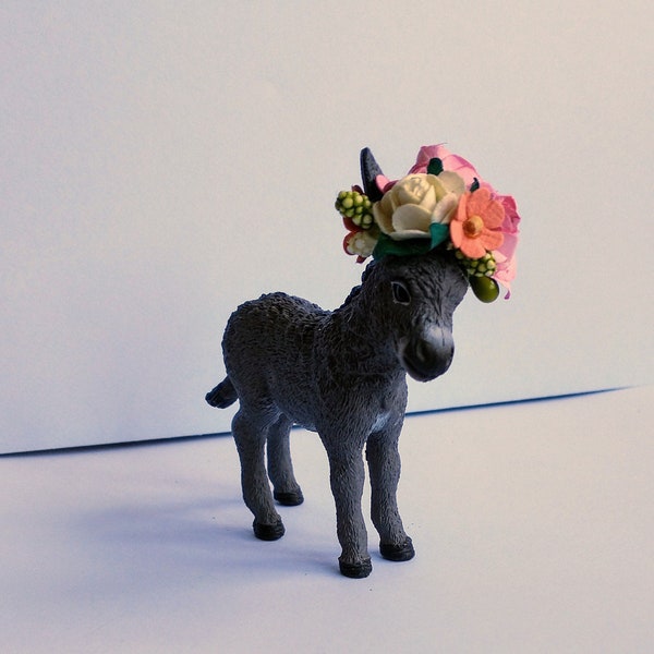 Schleich baby donkey, cake topper animal, choose your accessories and personalize the mini flag.