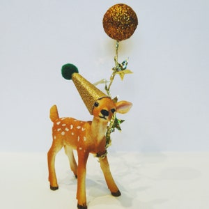Schleich white tailed fawn party animal, cake topper animal, birthday cake, Christmas cake.