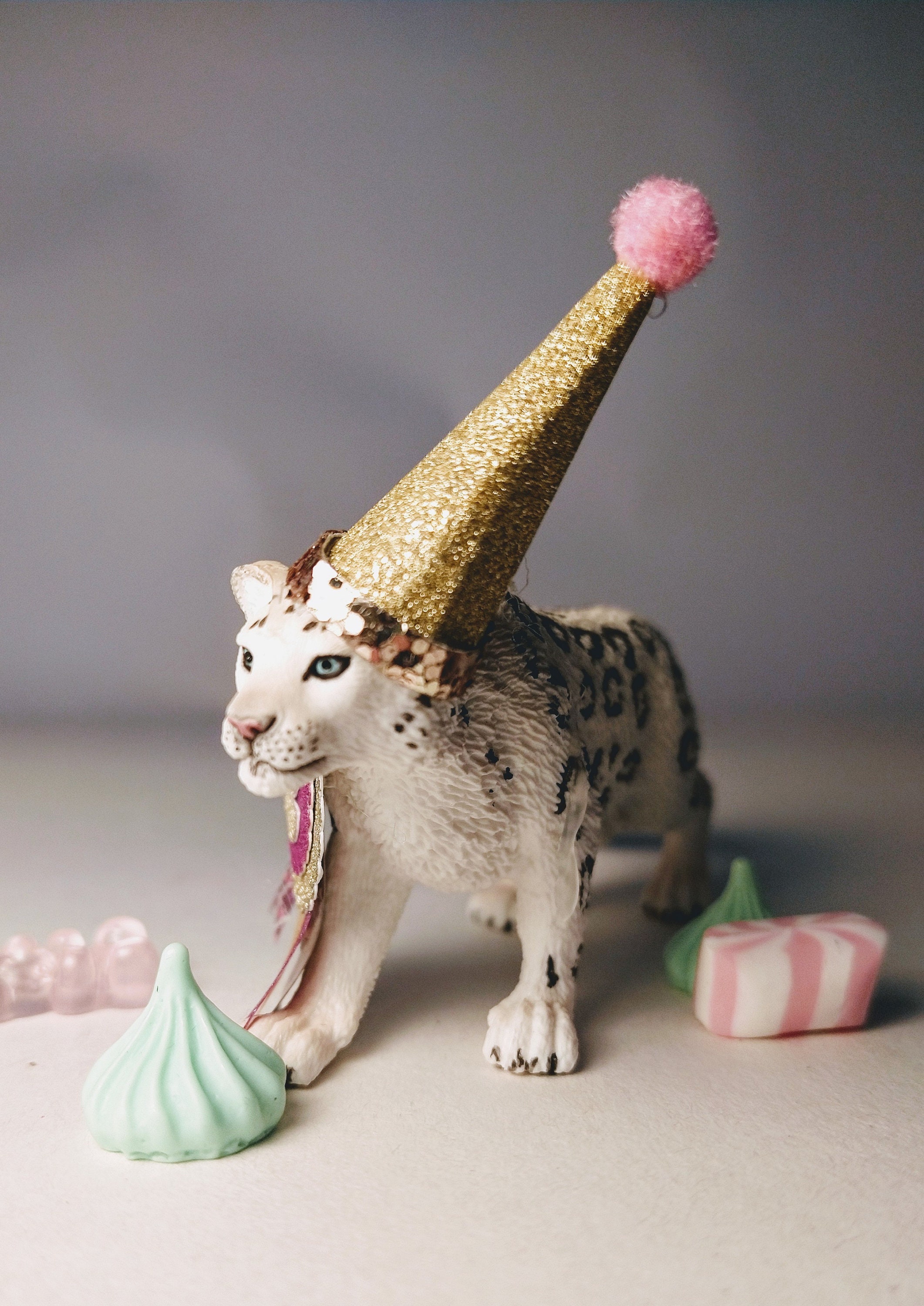 Snow Leopard by Schleich