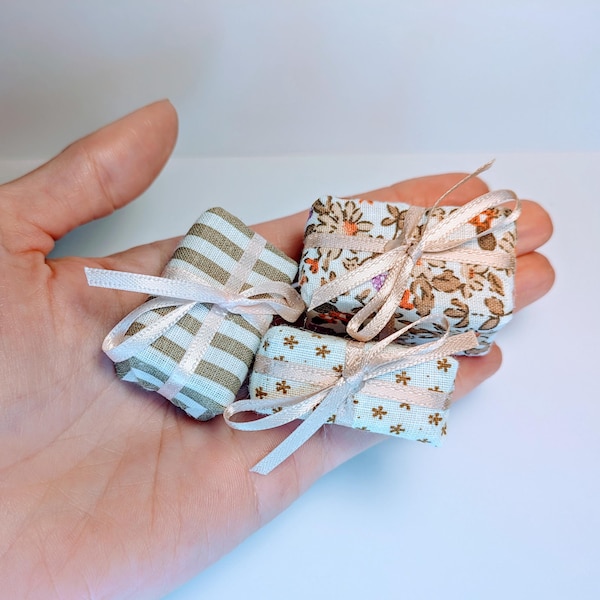 Maileg mouse doll house accessories, set of three fabric gift parcels. cake toppers. Miniature.