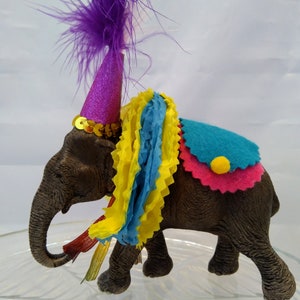 Schleich elephant party animal, cake topper, birthday cake, circus party. Kids birthday.