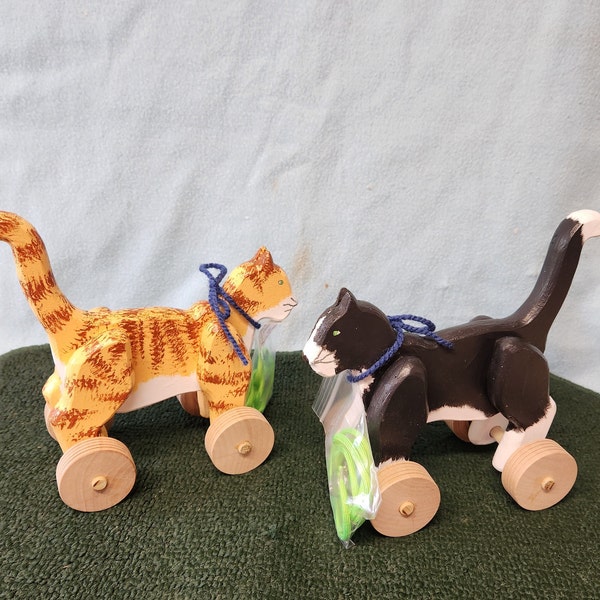 Large Wooden Cat Rolling Toy with Optional Pull String for Toddlers and Kids