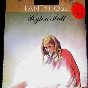 Vintage Peyton Hall Pantyhose 1960s/1970s NWT Size C Medium Tall