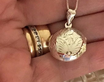 Rond medaillon ~ geëtst sterlingzilver medaillon ~ rond sterlingzilver medaillon 30" ketting