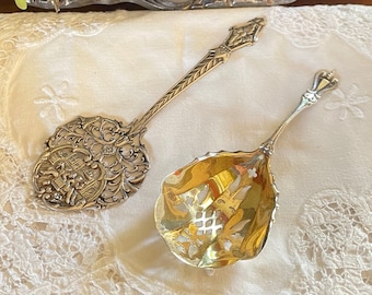 Hermosos servidores: Cuchara para bon bon de plata esterlina Towle Old Colonial y servidor de plata alemana 800