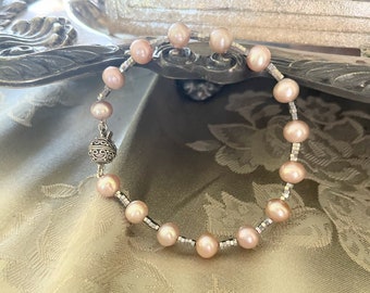 Pulsera de perlas de champán /hematita - Piensa en Downton Abbey - Perlas de champán o perlas blancas